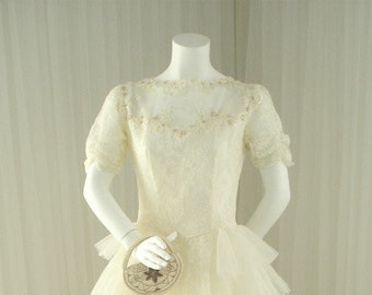 Vintage Original Mauer 1940 Pleated Short Sleeve Lace Ballgown Wedding Dress