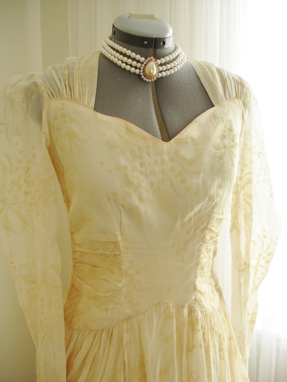Vintage 1940 Flocked Sheer Wedding Dress Fully Li… - image 2