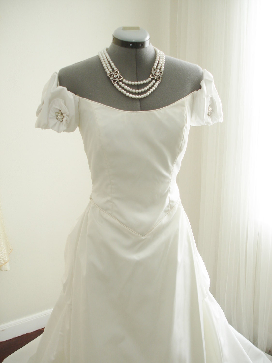 1950's Duchess Satin Long Sleeve Wedding Dress / Lace / 