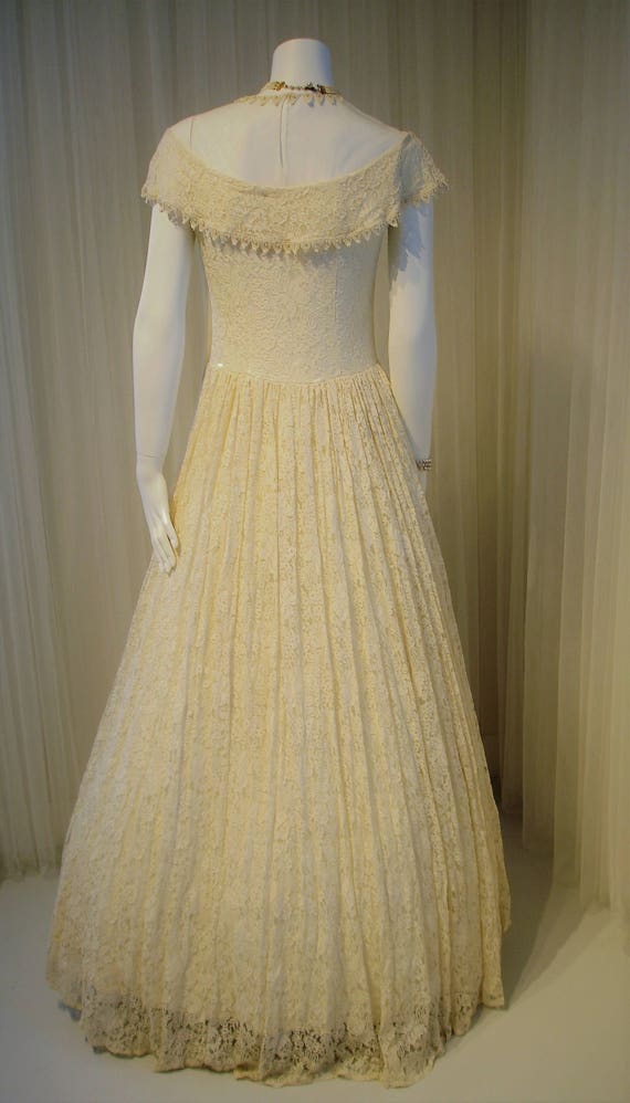 Ivory Wedding Dress 1940s Off the Shoulder Chanti… - image 5