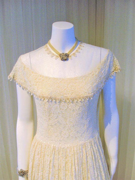 Ivory Wedding Dress 1940s Off the Shoulder Chanti… - image 1