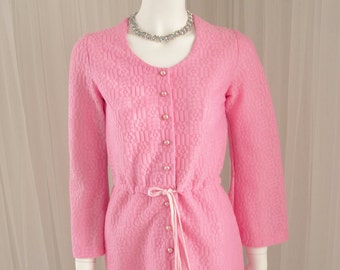 True Vintage Pink Mod Boho Pullover Mini Kleid in einem süßen Nylon Brokat 34 "Brust
