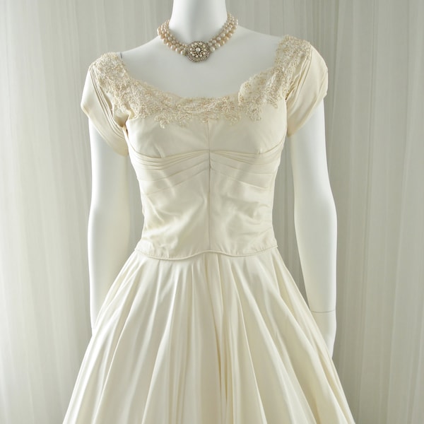 Amazing Vintage Movie Star Cinderella Princess Ballgown Wedding Dress in Mauer Style