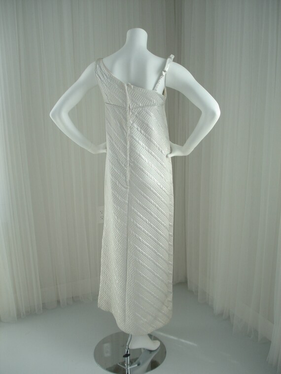 Mod Vintage White and Silver Lame'  Asymmetrical … - image 3