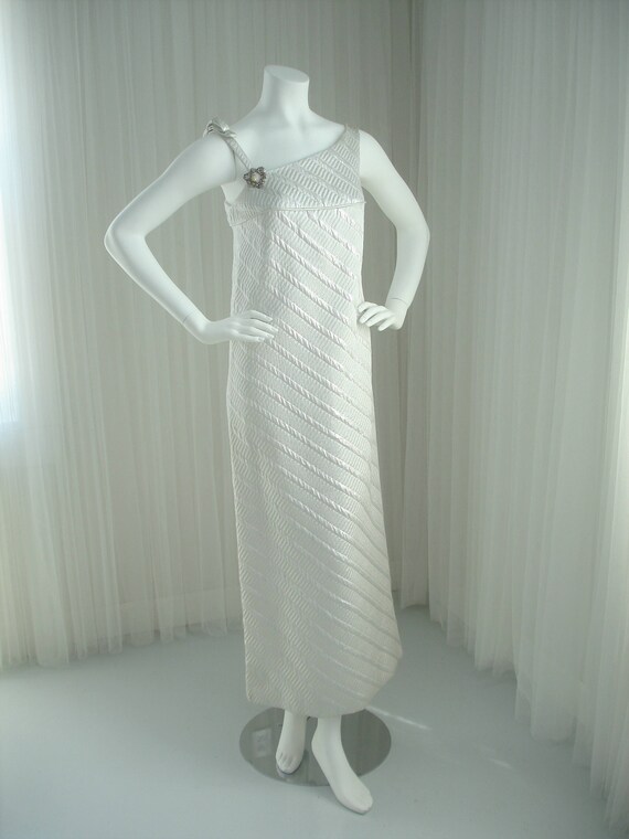 Mod Vintage White and Silver Lame'  Asymmetrical … - image 2