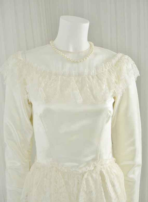 Early 20th Century 1930/40's satin and Lace Brida… - image 1