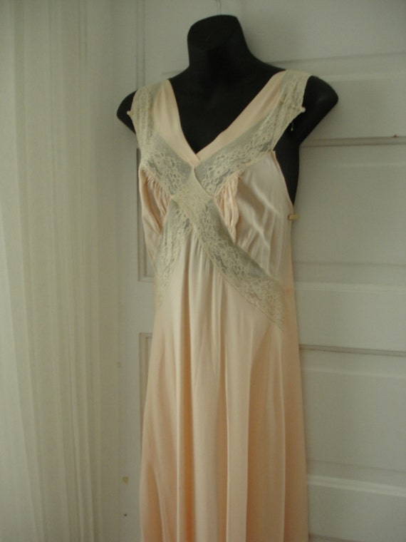 Vintage 1940's Peignoir Set by Miss Elaine Pink N… - image 1