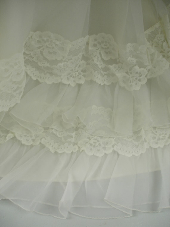 Vintage 70's Boho Prairie ILGWU Chantilly Lace an… - image 8