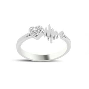 Sterlingzilveren hartslagring met CZ Alle Amerikaanse maten, gratis verzending.