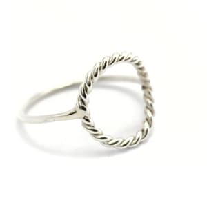 Sterling Silver Oval Circle Ring twisted Karma Ring,Kreis Ring,Open circle ring, simple O ring,Oval ring