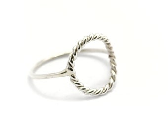Sterling Silver Oval Circle Ring twisted Karma Ring,Kreis Ring,Open circle ring, simple O ring,Oval ring
