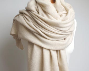 Grand châle en cachemire BEIGE | Écharpe douce et légère pour femme | Cadeau d'hiver de luxe | Emballage