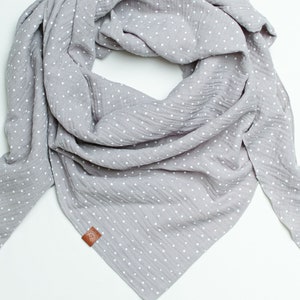 Foulard triangle doux, enveloppement châle coton pour femme, foulard triangle wrpa pour femme, foulard coton couleur grise, foulard à pois image 4