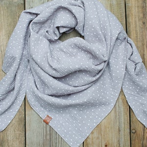 Foulard triangle doux, enveloppement châle coton pour femme, foulard triangle wrpa pour femme, foulard coton couleur grise, foulard à pois image 3