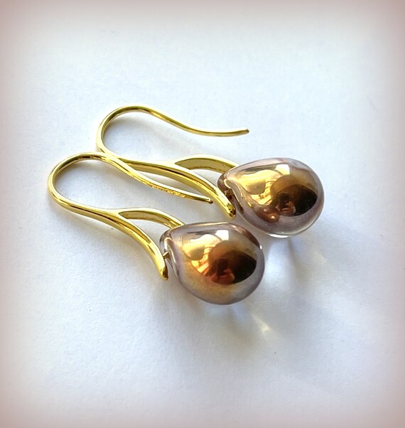 Gold-plated Sterling Silver Curved Wire Earrings with Blue Glass Gold-plated Sterling Silver Curved Wire Earrings with Blue Glass