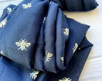 Silver Navy Bee Scarf // Christmas Accessories // Metallic Scarf / Etsy UK Shop // Bee Insect Silver Scarf / Secret Santa Gift // Bumble Bee