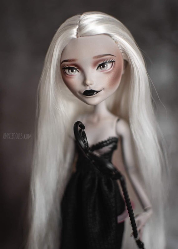Thistle Nylon Doll Hair for rerooting