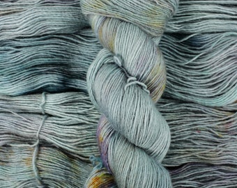 Herbalist - 100% organic merino fingering yarn, Eco Merino Light, silver green speckled sock yarn