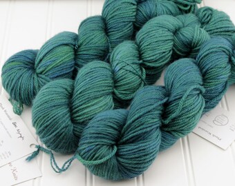 Plush Worsted, 4 oz - Sea Nymph - 100% superwash merino hand dyed, tonal semisolid yarn