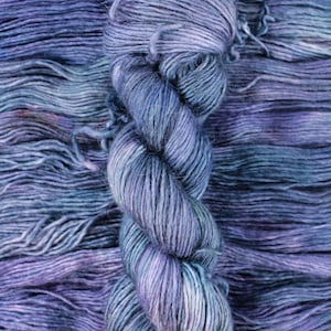 Midnight Fairy Dust - 40/40/20 superfine alpaca/merino/silk, Aurora DK, purple green speckled single ply medium weight yarn