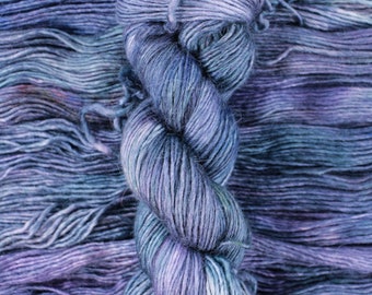 Midnight Fairy Dust - 40/40/20 superfine alpaca/merino/silk, Aurora DK, purple green speckled single ply medium weight yarn