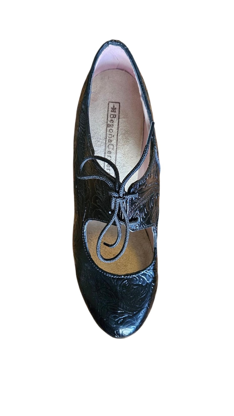 Zapatos Flamenco Professionals, nuevos, de cuero negro Cordonera, tacón bajo. imagen 3