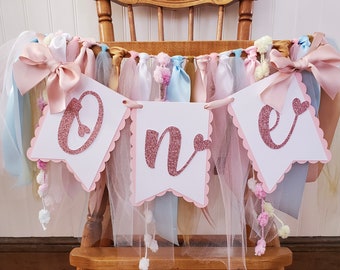 Heart High Chair Banner. Sweetheart ONE banner.  Heart First Birthday banner. Pastel Birthday Garland. Party decorations. Tulle and Ribbon.