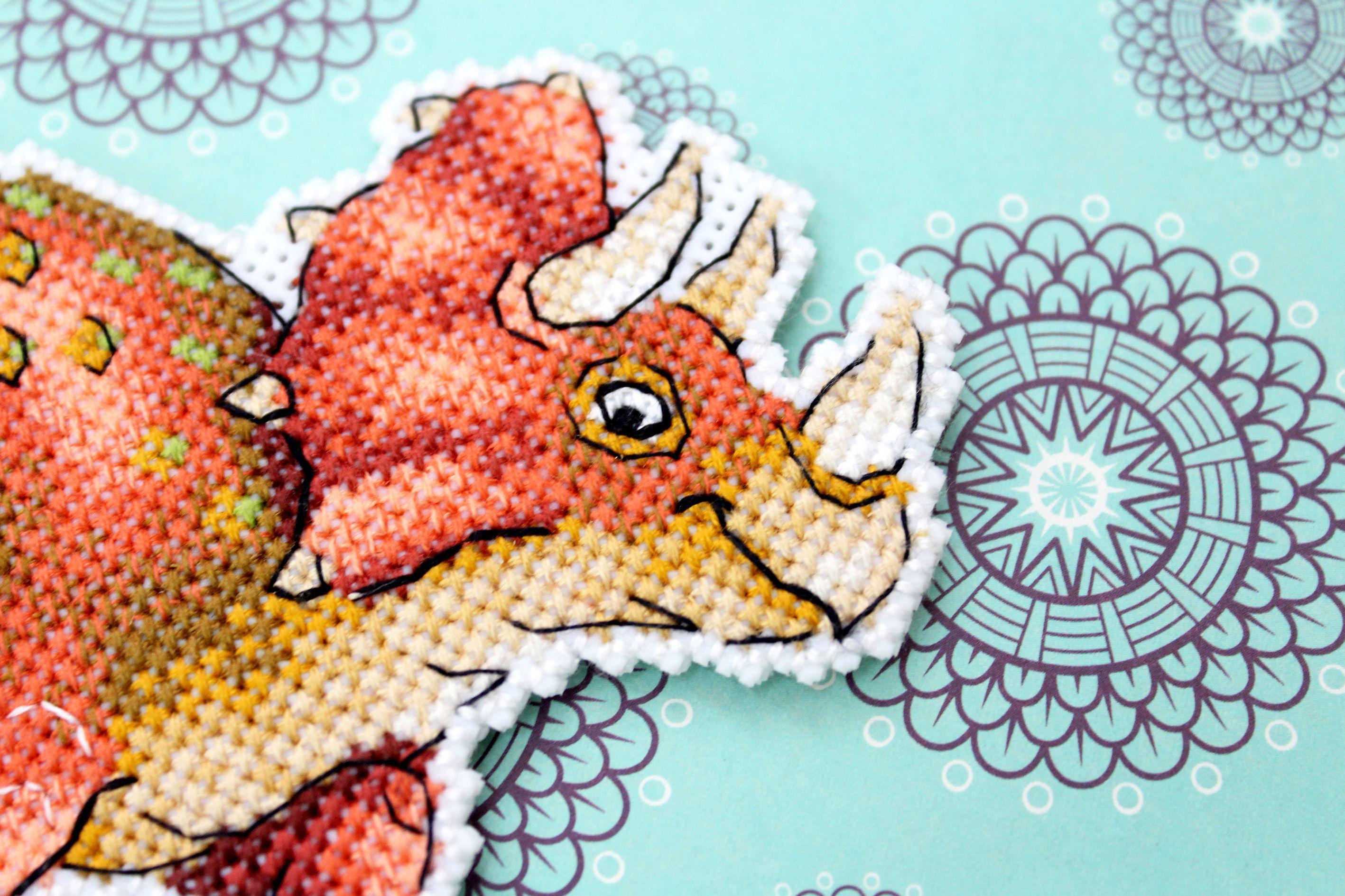 Kreuzstich-Set Little Triceratops – Vorgedruckte Leinwand Für Einfaches Sticken (40,6 X 40,6 Cm)