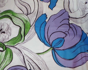 10 Pieces of Vintage Blue and Lavender Tulip Material 1970's Fabric Vibrant Flowers Home Decor Country Sewing Supplies Black White