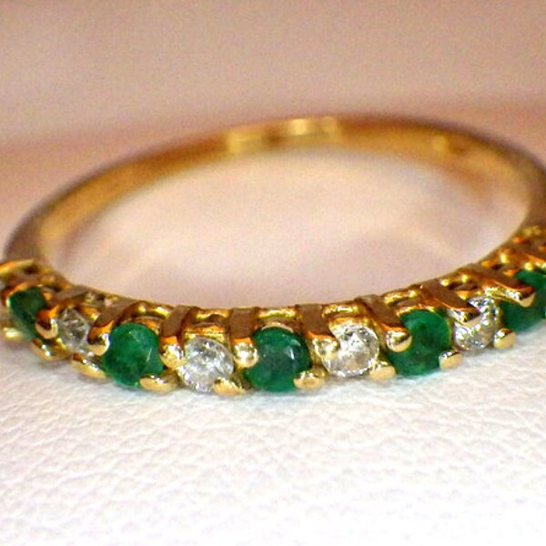 Luxury Ladies Vintage Emerald Ring,Emerald, Band,Diamond Band, Vintage, Wedding Band with Diamonds and Emeralds, Size7, Stacking