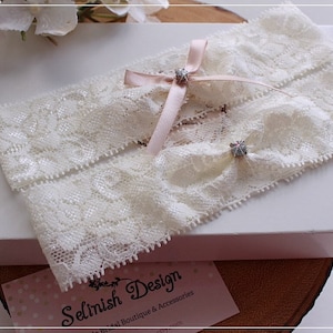 Set di giarrettiere da sposa in pizzo avorio: fiocco color cipria, giarrettiere da sposa con strass