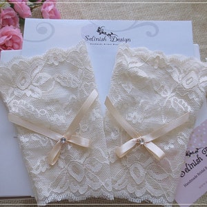 Guantes de novia para boda, guantes de novia de encaje marfil, guantes sin dedos, puños de boda, accesorios de novia, guantes de novia para la muñeca - Cf185ivory