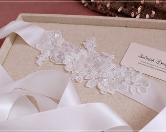 Wedding belt. Beaded flower bridal belt, Bridal Belt Sash, Wedding Dress Belt, Beaded crystal sash belt, Belt for bride