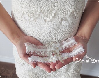 Ivory Wedding Garters, Ivory Bridal Garter, Something Ivory, Gold and Ivory Flower Garters, Bridal Garter Set, Garter Set-G2001goldflower