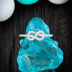 Knot ring