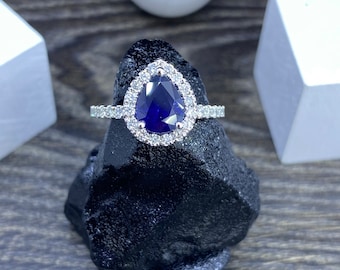 Pear shaped blue Sapphire ring