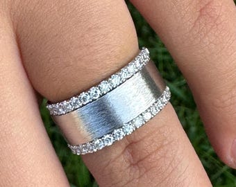 14K white gold diamond Cigar band 10mm total width