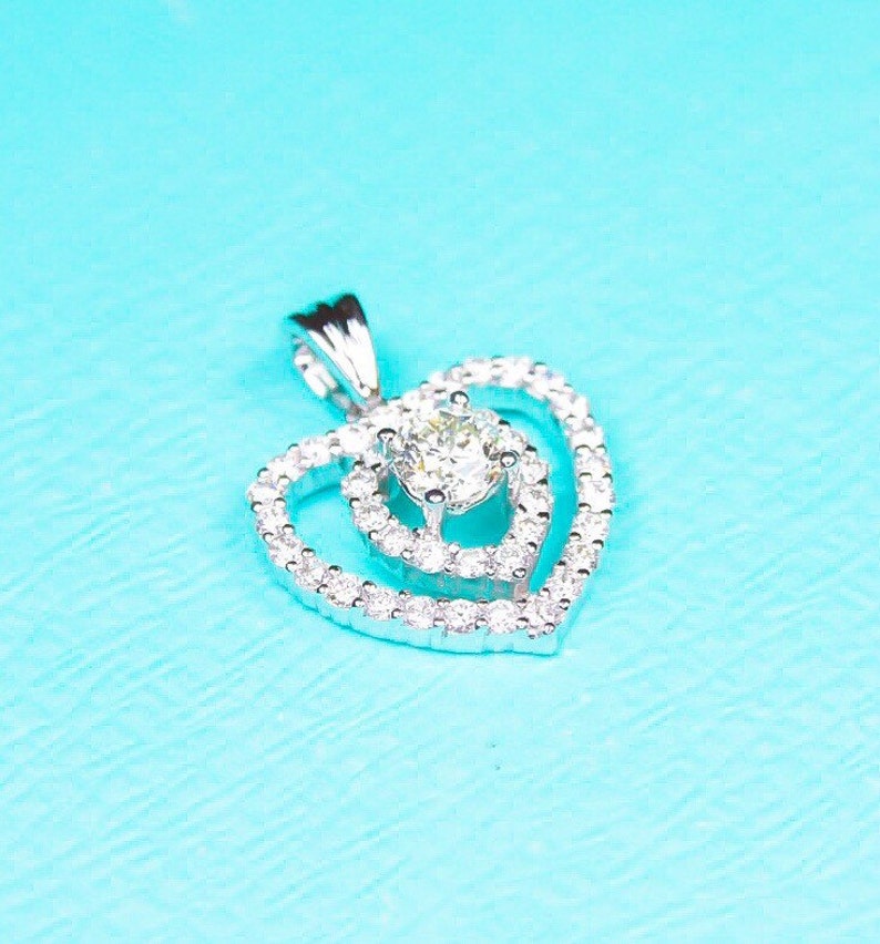 18K white gold 1.50ct Heart diamond pendant. image 2
