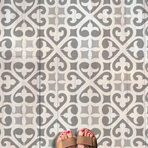 Byworth Bodenfliesenschablone, Überarbeitung von Fliesen, Terrassenplatten und jedem Bodenbelag mit Faux Effect Tile Schablonen, kostengünstige Verjüngungskur