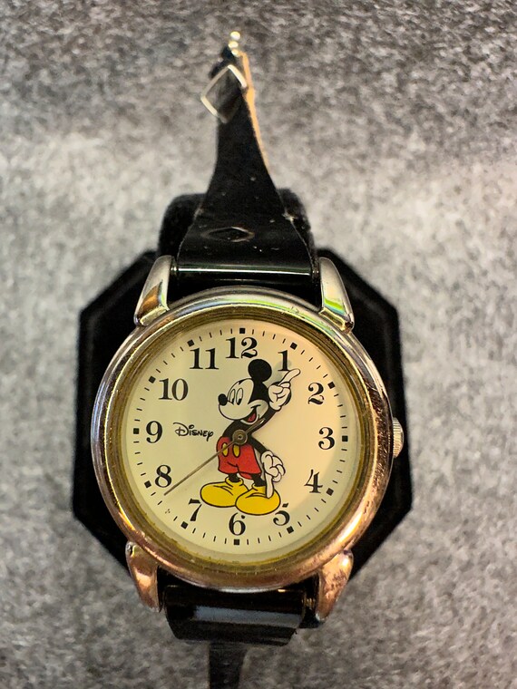 Great Vintage Mickey Mouse Disney Seiko SII Wrist Watch Runs 