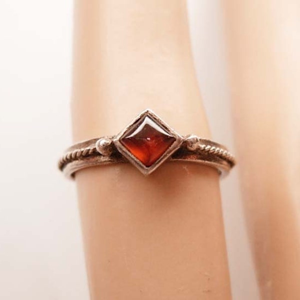 Vintage Carnelian RIng Ladies Sterling Silver jewelry Victorian Goth Design Wedding Friendship Anniversary promise 925