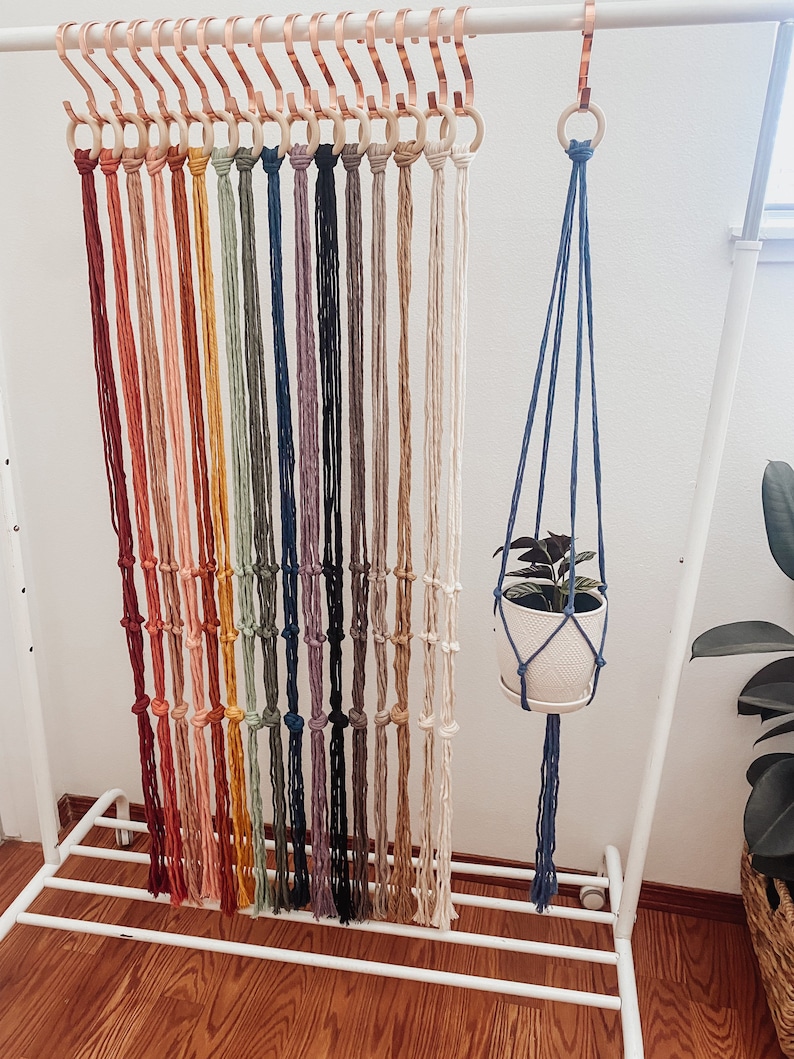 Simple Plant hanger - Macrame plant hanger - Plant Holder- Plant Hanger - Macrame Decor - Minimalist 