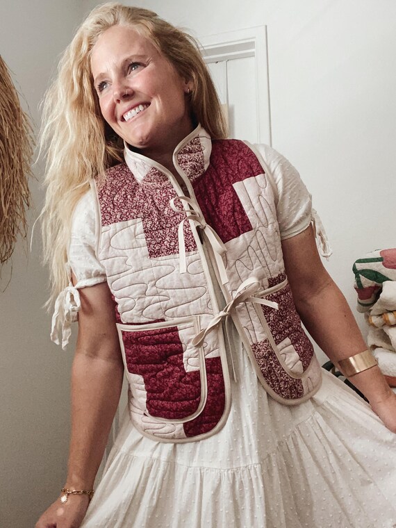 Quilt Vest- Vintage -handmade - XS One-of-one - Etsy Canada Quilt Vest- Vintage -handmade - XS One-of-one - Etsy Canada