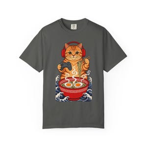 Camiseta de gato gamer comiendo ramen, camiseta kawaii de gato comiendo ramen, camiseta de gato estilo ola japonesa, regalo divertido para amantes de los videojuegos, camiseta de gato estilo anime imagen 7