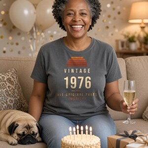T-Shirt zum 50. Geburtstag, Vintage-T-Shirt von 1976, größtenteils im Originalzustand, lustiges T-Shirt zum 50. Geburtstag, Geburtstags-Shirt für Männer und Frauen (Jahrgang 1976) Bild 3