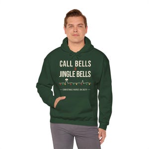 Bluza z kapturem dla pielęgniarki świątecznej, bluza z kapturem z dzwonkami i dzwonkami, zabawny prezent świąteczny dla pielęgniarki, bluza z kapturem dla pielęgniarki na zmianę świąteczną zdjęcie 8