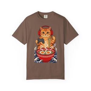 Camiseta de gato gamer comiendo ramen, camiseta kawaii de gato comiendo ramen, camiseta de gato estilo ola japonesa, regalo divertido para amantes de los videojuegos, camiseta de gato estilo anime imagen 10