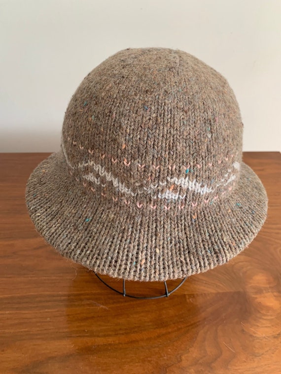 Vintage Beige Knit Bucket Hat