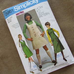 Vintage Size 30 1/2 Inch Bust, Teen Fit Pinafore Dress - Uncut 1970 Sewing Pattern, Simplicity 8961