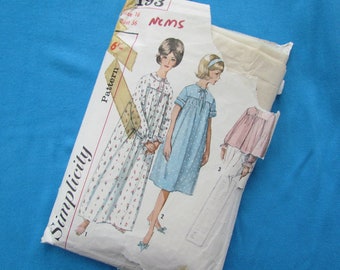 Vintage Size 36 Inch Bust, Nightie and Bed Jacket - Early 60s Sewing Pattern, Simplicity No 5193